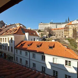 https://little-quarter-prague.praguehotelsweb.com